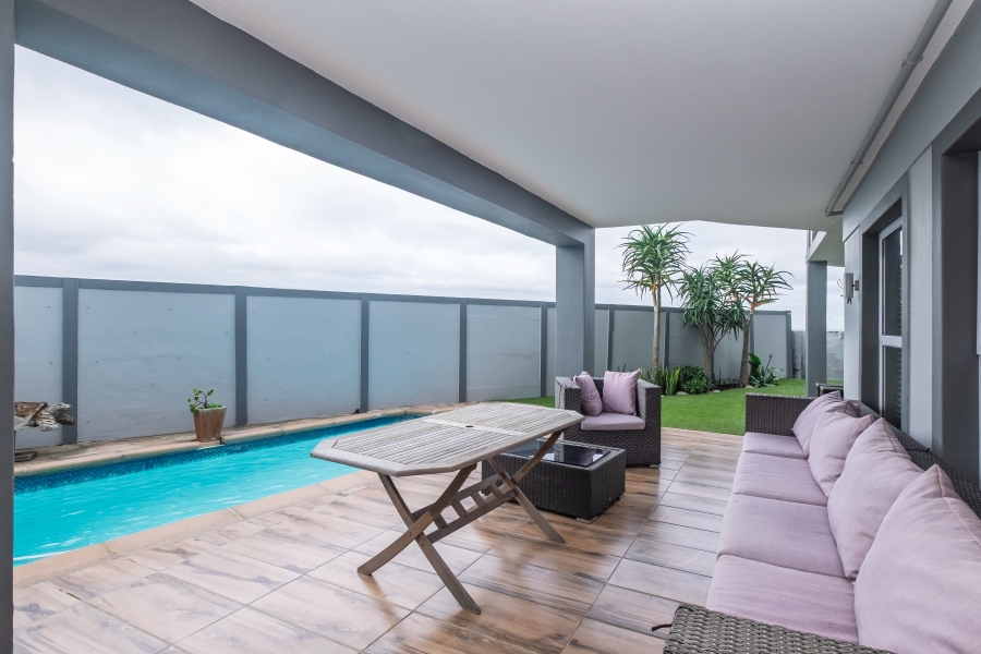 5 Bedroom Property for Sale in Murdock Valley Western Cape